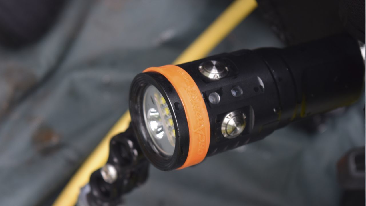 OrcaTorch D900V dive camera lights