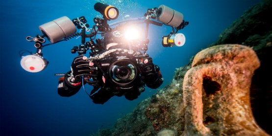 Top 10000 Lumens LED Underwater Video Light - OrcaTorch D950V Dive Light