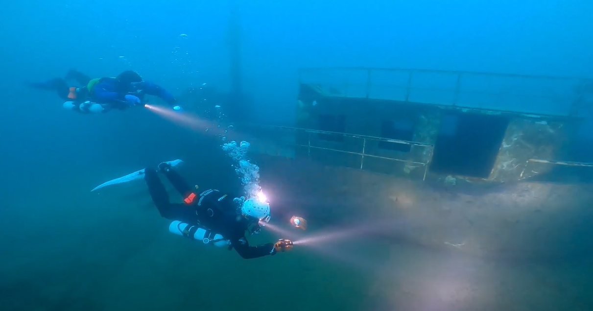 OrcaTorch D710 Underwater Dive Light Testing