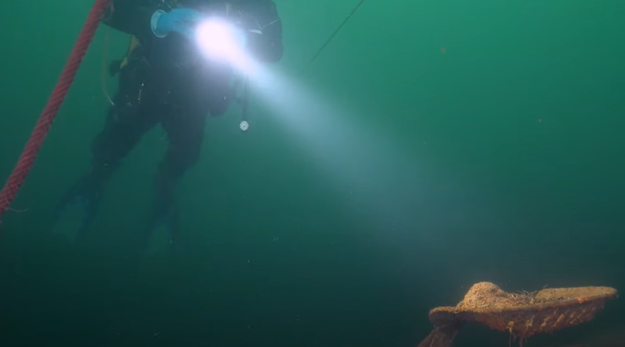 OrcaTorch D910 Underwater Video Light Test 