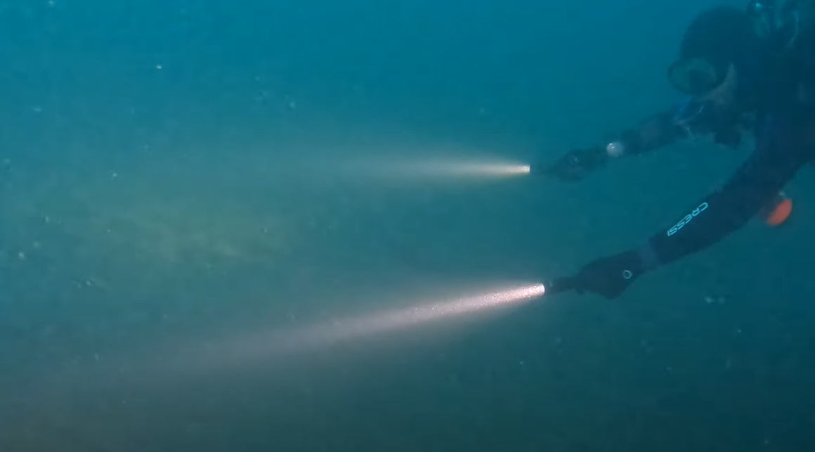 OrcaTorch D700 & D710 Dive Light Underwater Test 