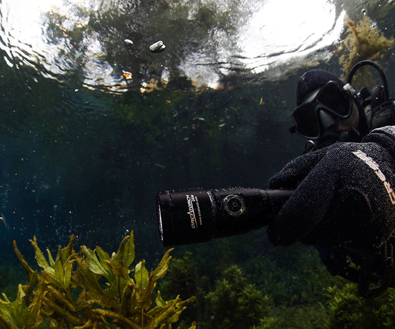 waterproof flashlight for diving 